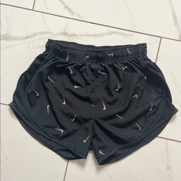 Nike Pants - Nike athletic shorts